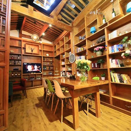 Peter Goullart Boutique Inn Lijiang  Bagian luar foto