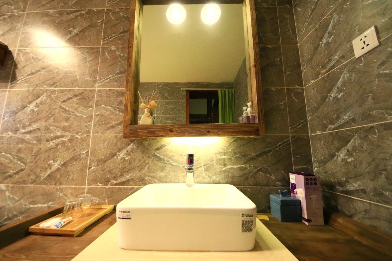 Peter Goullart Boutique Inn Lijiang  Bagian luar foto