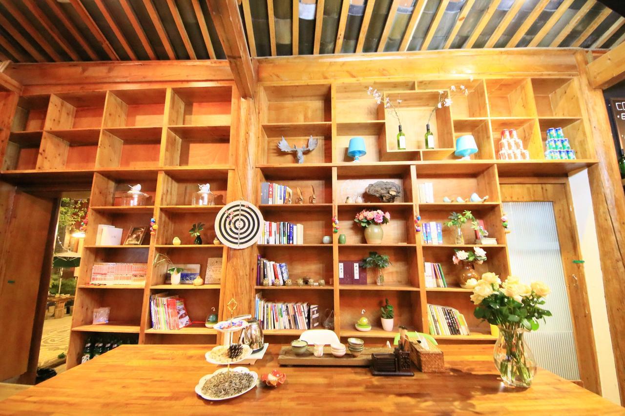 Peter Goullart Boutique Inn Lijiang  Bagian luar foto